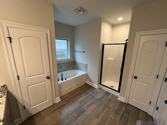 6212 Lake Edge Dr, Baton Rouge, LA 70820