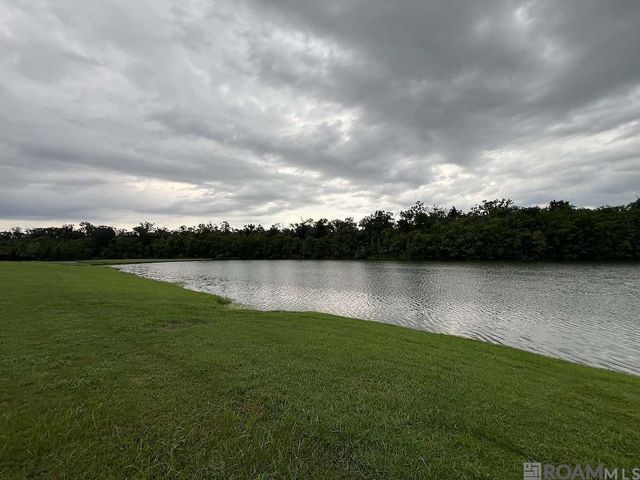 6212 Lake Edge Dr, Baton Rouge, LA 70820
