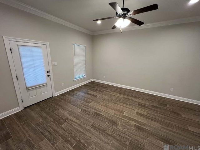 6212 Lake Edge Dr, Baton Rouge, LA 70820