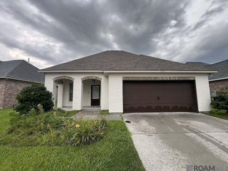 6212 Lake Edge Dr, Baton Rouge, LA 70820