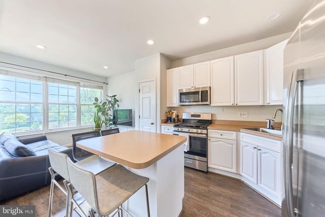 21095 MOSSY GLEN TER, Ashburn, VA 20147