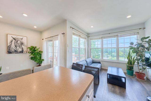 21095 MOSSY GLEN TER, Ashburn, VA 20147