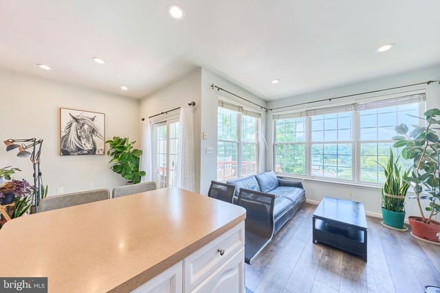 21095 MOSSY GLEN TER, Ashburn, VA 20147
