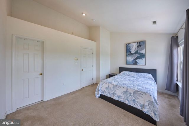 21095 MOSSY GLEN TER, Ashburn, VA 20147