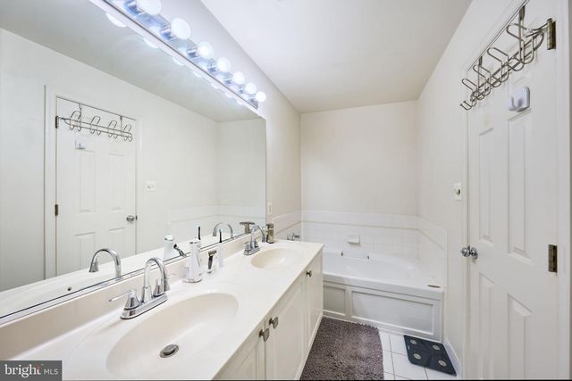 21095 MOSSY GLEN TER, Ashburn, VA 20147