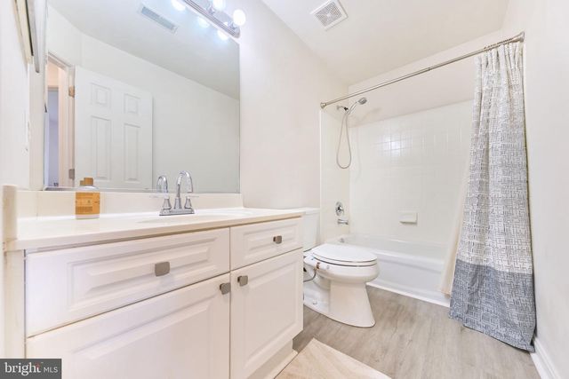21095 MOSSY GLEN TER, Ashburn, VA 20147