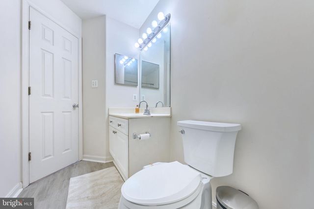 21095 MOSSY GLEN TER, Ashburn, VA 20147