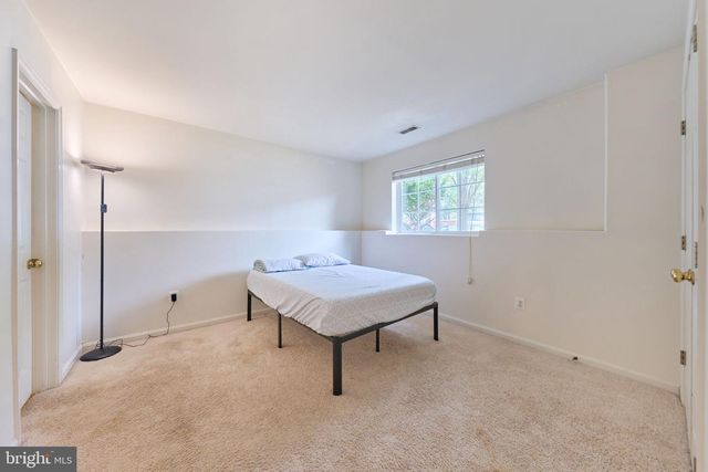 21095 MOSSY GLEN TER, Ashburn, VA 20147