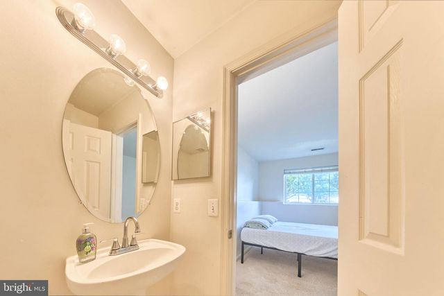 21095 MOSSY GLEN TER, Ashburn, VA 20147