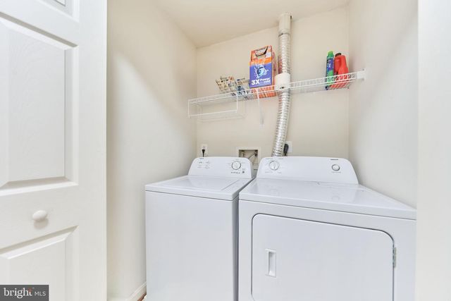 21095 MOSSY GLEN TER, Ashburn, VA 20147