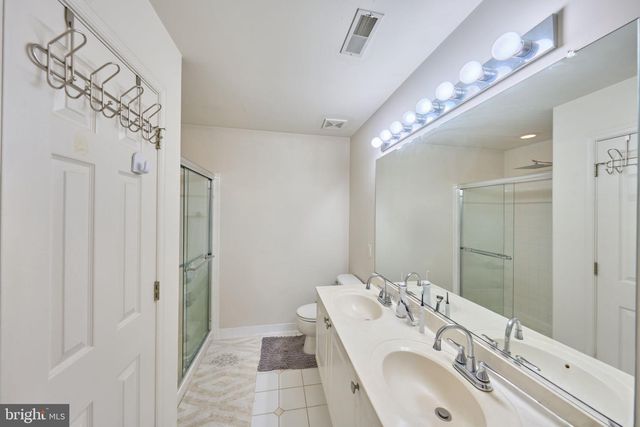 21095 MOSSY GLEN TER, Ashburn, VA 20147