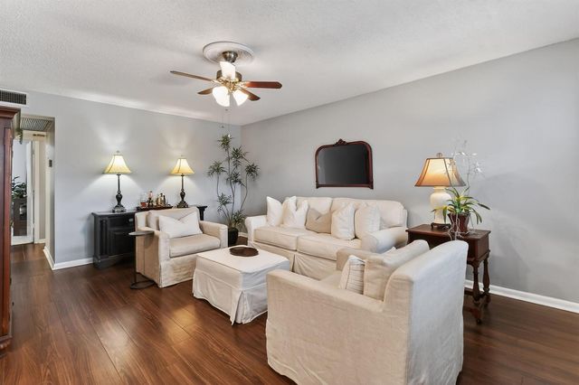 238 Sussex L, West Palm Beach, FL 33417
