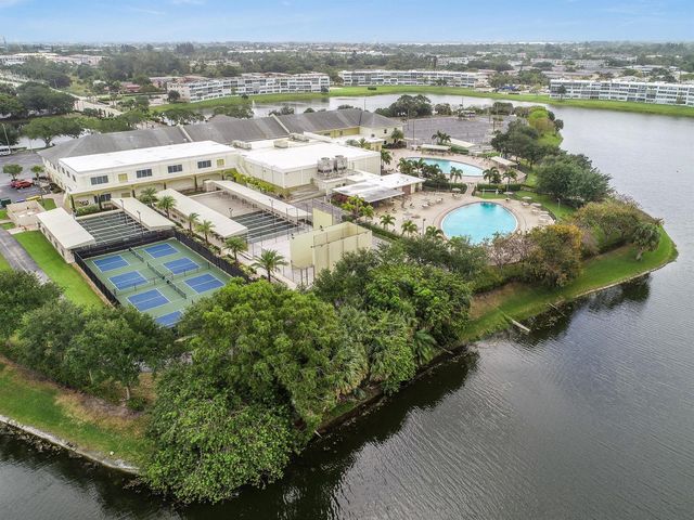 238 Sussex L, West Palm Beach, FL 33417