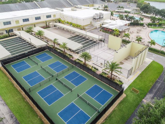 238 Sussex L, West Palm Beach, FL 33417