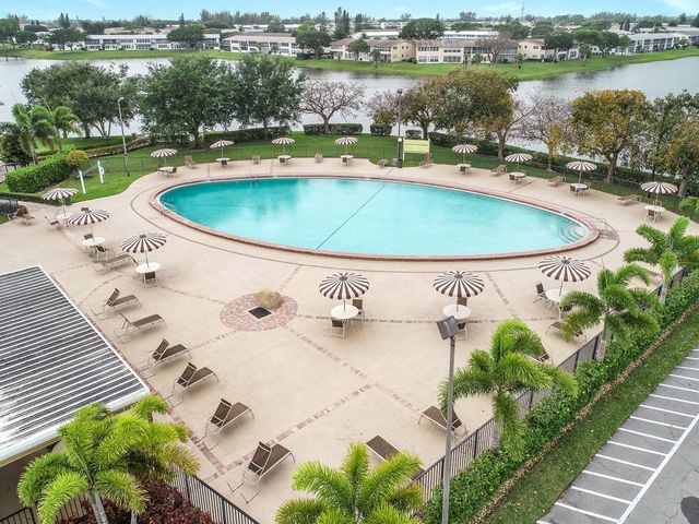 238 Sussex L, West Palm Beach, FL 33417