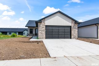 1704 Ambleside Drive, Springfield, IL 62711