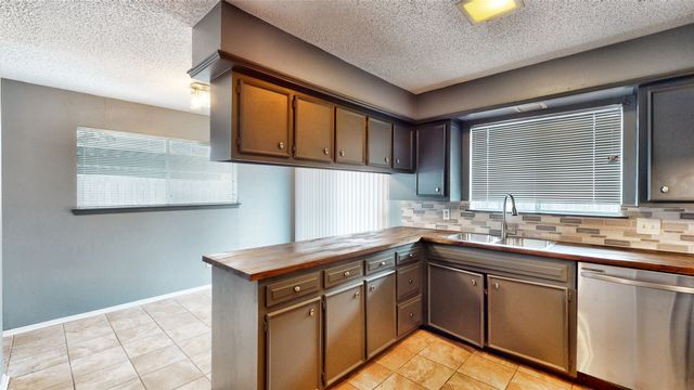 308 Towne House Lane, Richardson, TX 75081