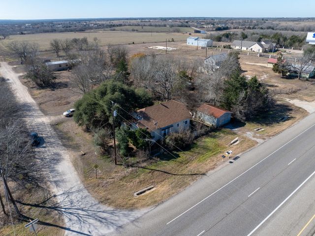 3793 Us-290 E, Paige, TX 78659