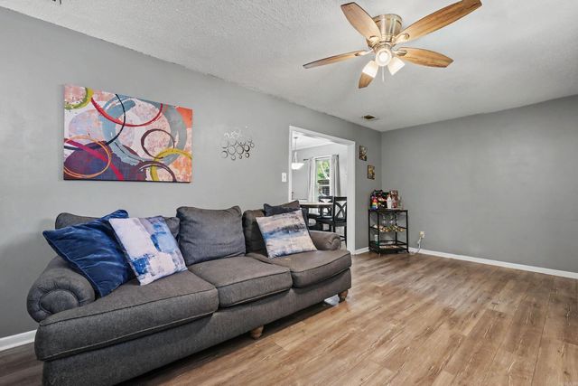 4 Malcolm Cv, Little Rock, AR 72209