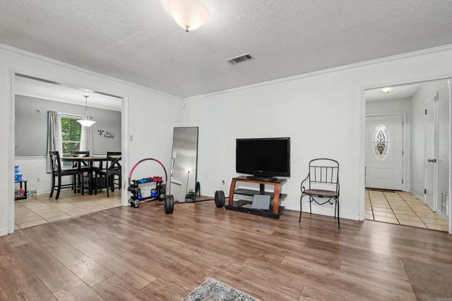 4 Malcolm Cv, Little Rock, AR 72209