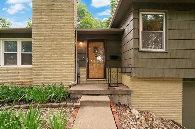7817 Arlington Avenue, Raytown, MO 64138