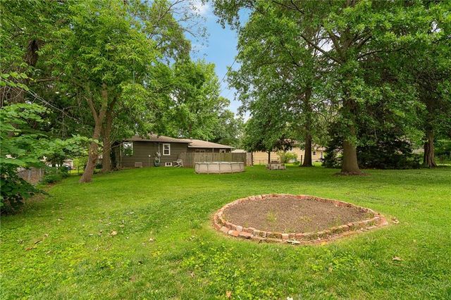 7817 Arlington Avenue, Raytown, MO 64138