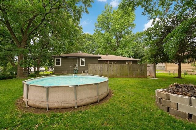 7817 Arlington Avenue, Raytown, MO 64138