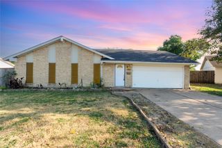 2304 Greenwood Circle, Carrollton, TX 75006