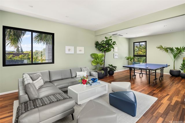 4758 Kahala Avenue, Honolulu, HI 96816