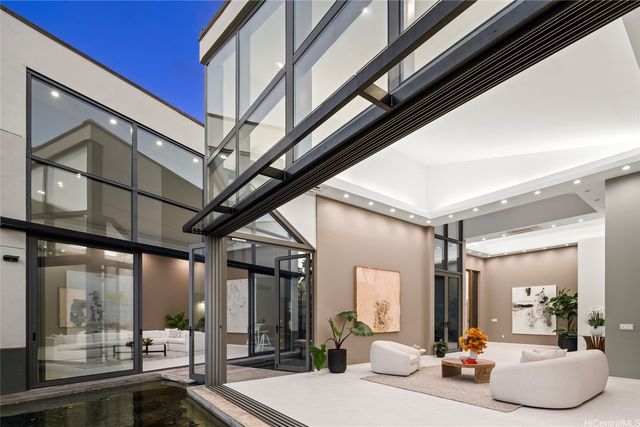 4758 Kahala Avenue, Honolulu, HI 96816