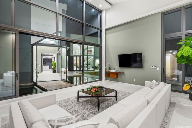 4758 Kahala Avenue, Honolulu, HI 96816