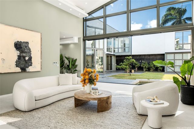 4758 Kahala Avenue, Honolulu, HI 96816