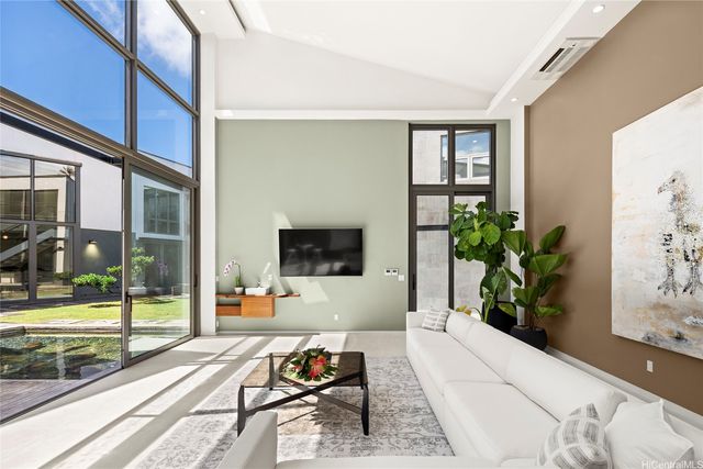 4758 Kahala Avenue, Honolulu, HI 96816