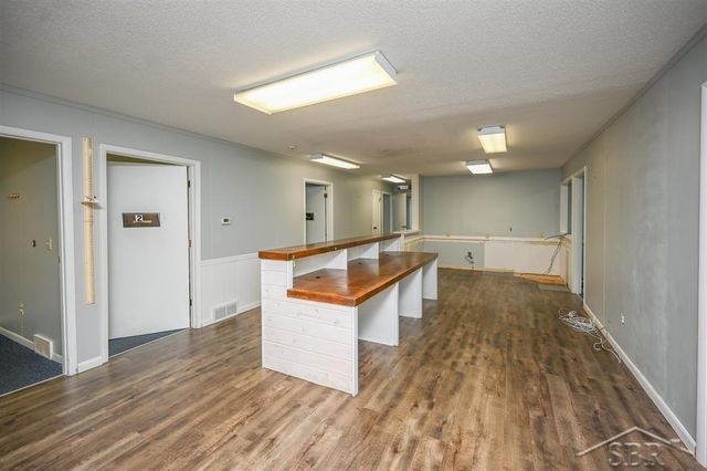 4386 State Street, Saginaw, MI 48603