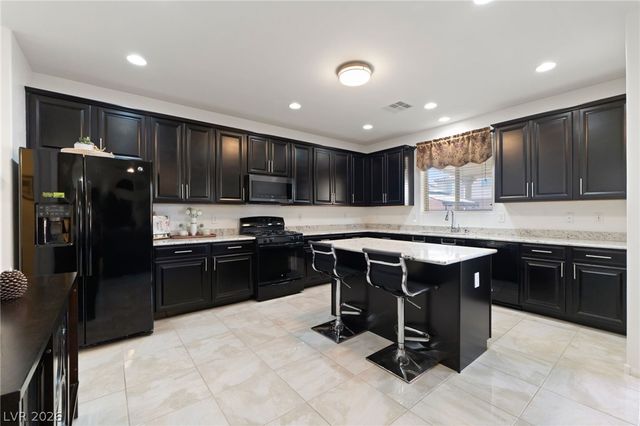 10760 Centerville Bay Court, Las Vegas, NV 89179