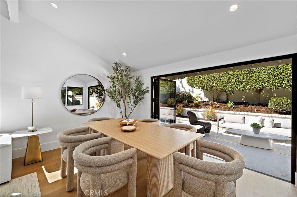 Image 14 of property listing at 37 Beachcomber, Corona Del Mar, CA 92625