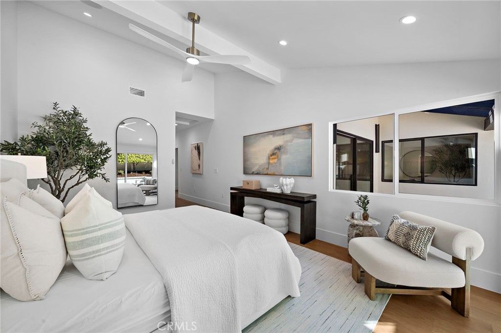 Image 18 of property listing at 37 Beachcomber, Corona Del Mar, CA 92625