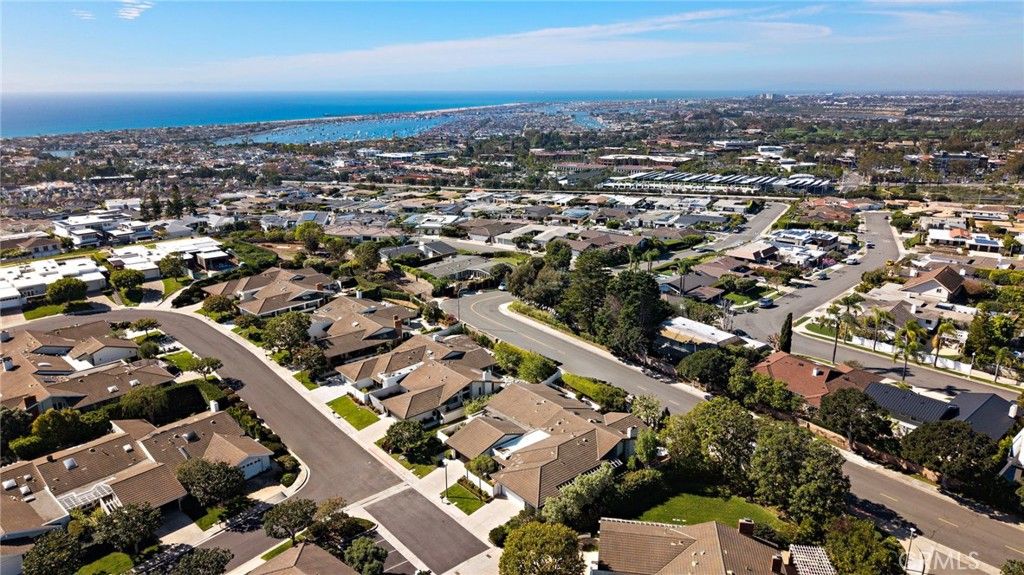 Image 2 of property listing at 37 Beachcomber, Corona Del Mar, CA 92625