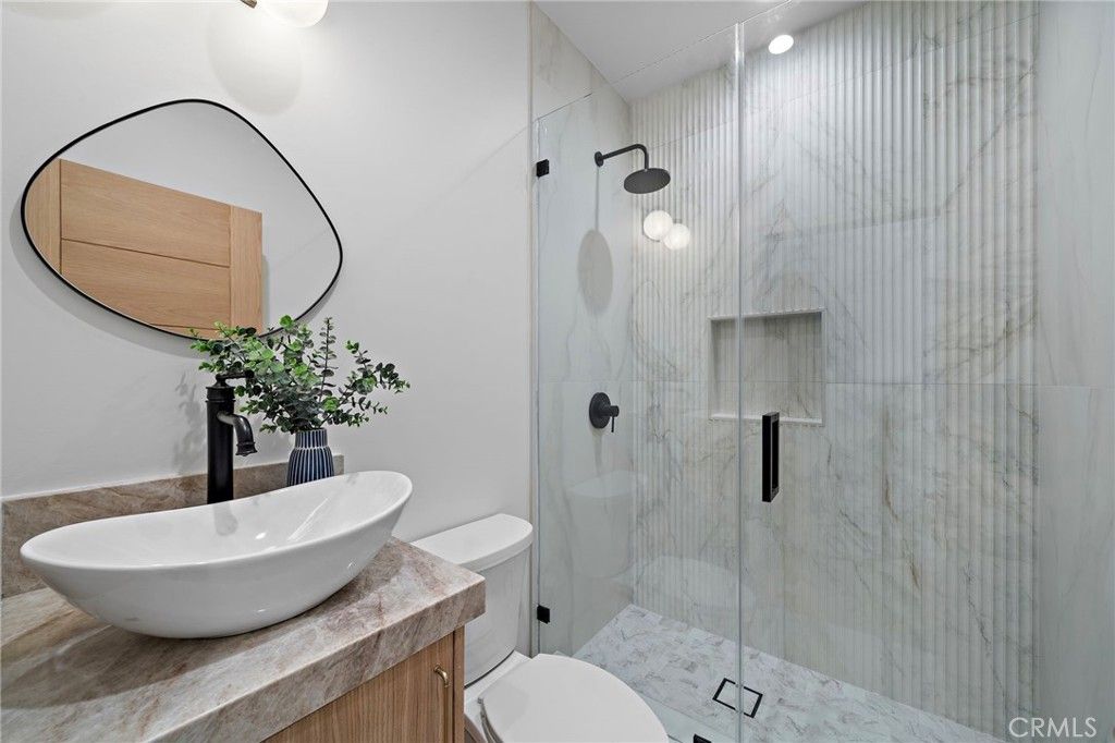 Image 23 of property listing at 37 Beachcomber, Corona Del Mar, CA 92625