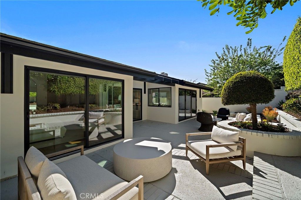 Image 26 of property listing at 37 Beachcomber, Corona Del Mar, CA 92625