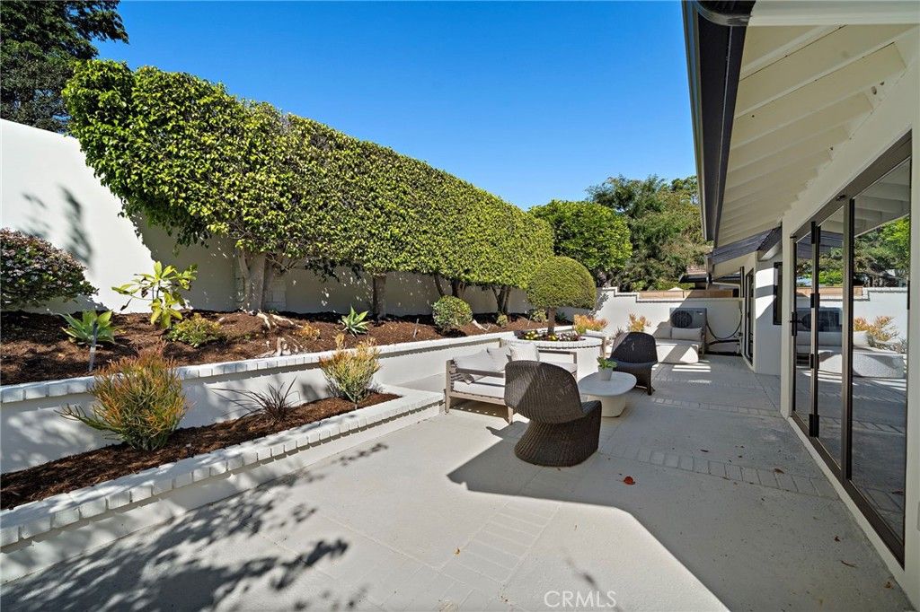 Image 27 of property listing at 37 Beachcomber, Corona Del Mar, CA 92625