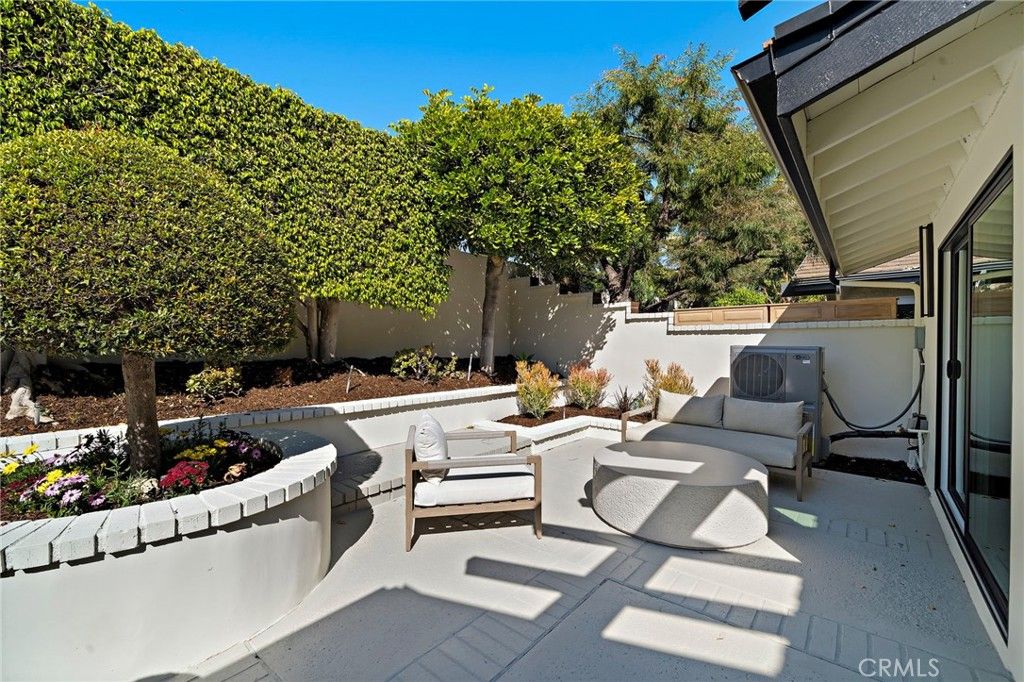 Image 30 of property listing at 37 Beachcomber, Corona Del Mar, CA 92625