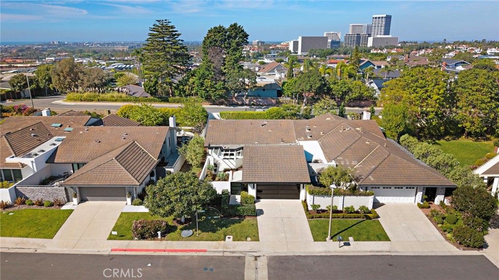 Image 35 of property listing at 37 Beachcomber, Corona Del Mar, CA 92625