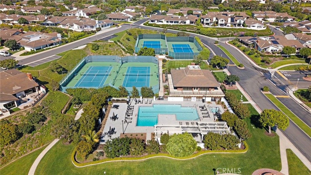 Image 37 of property listing at 37 Beachcomber, Corona Del Mar, CA 92625