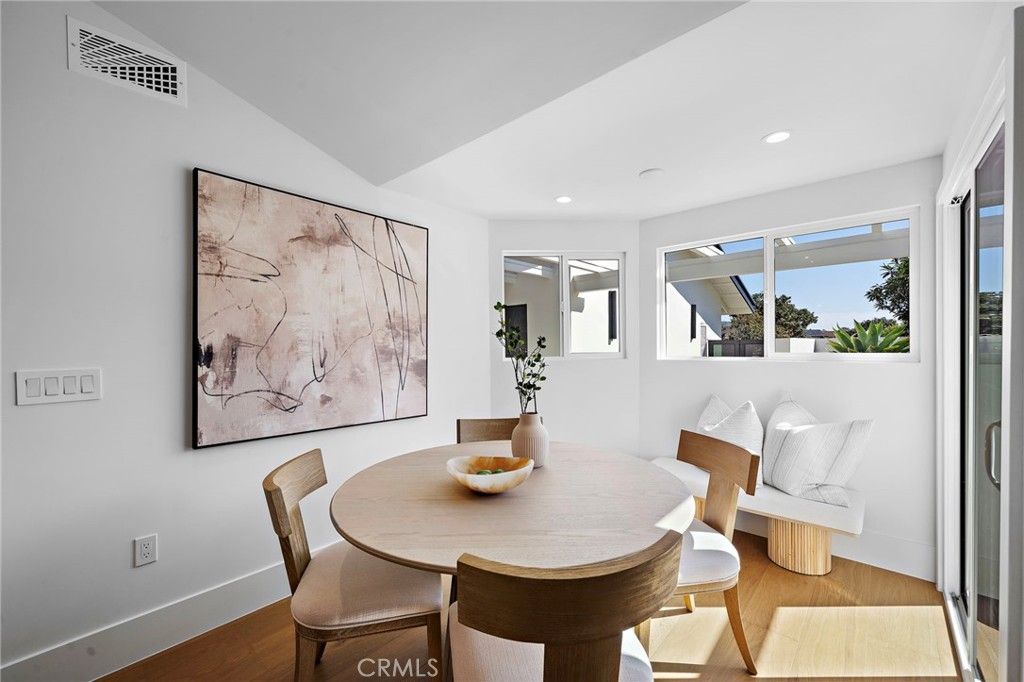 Image 9 of property listing at 37 Beachcomber, Corona Del Mar, CA 92625