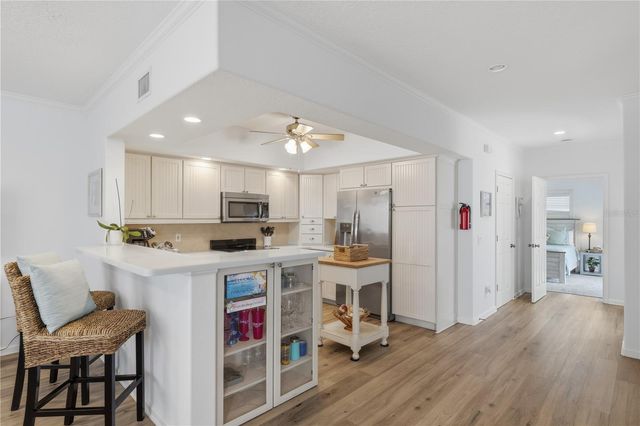 5390 GULF DRIVE, Holmes Beach, FL 34217