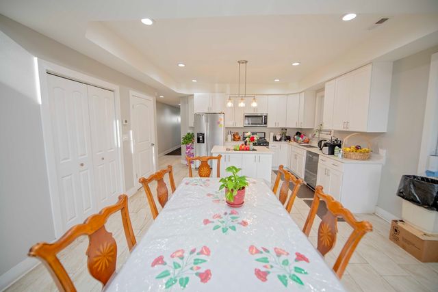 105 N 12th Avenue, Melrose Park, IL 60160