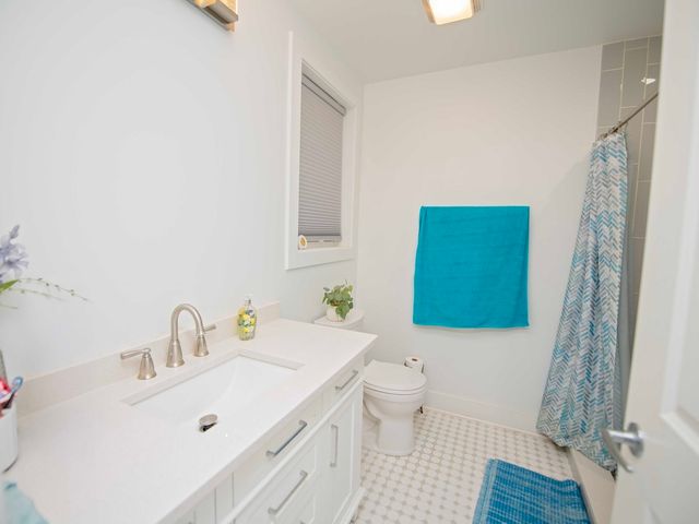 105 N 12th Avenue, Melrose Park, IL 60160