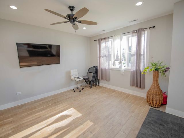 105 N 12th Avenue, Melrose Park, IL 60160