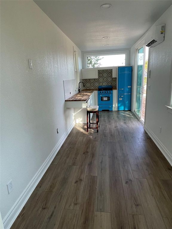 207 N 1st ST, Jarrell, TX 76537